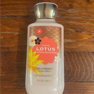 Bath & Body Works Tokyo Lotus & Apple Blossom Body Lotion